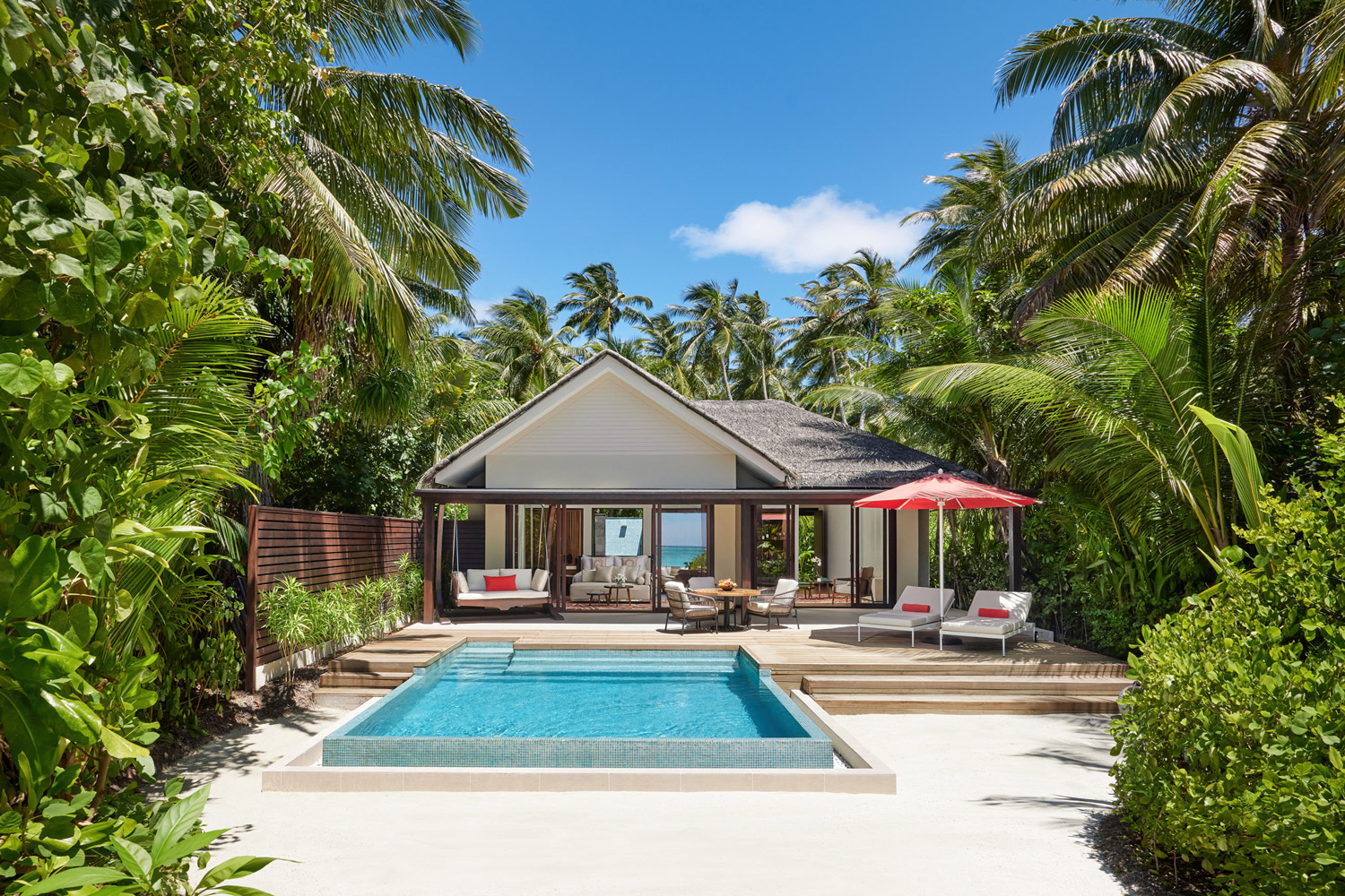 Deluxe-Family-Beach-Pool-Villas-Front-Bliss-©-Niyama-Private-Islands